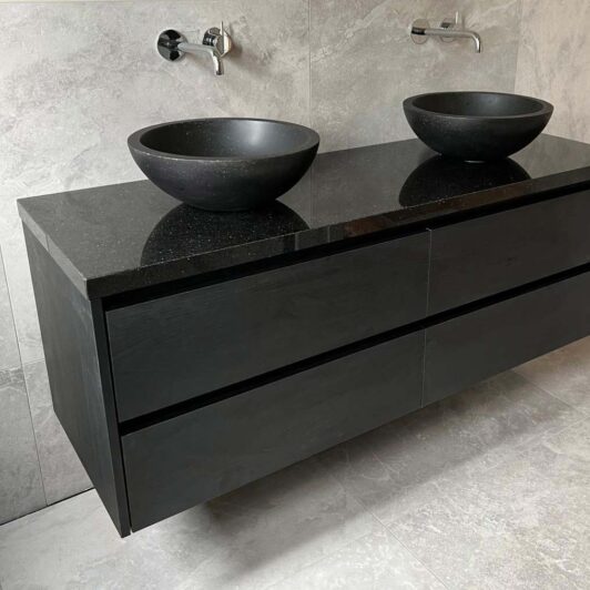 foto-interieur-badkamer-wastafel-zwart-2-wasbakken-01 foto-interieur-badkamer-wastafel-zwart-2-wasbakken-01
